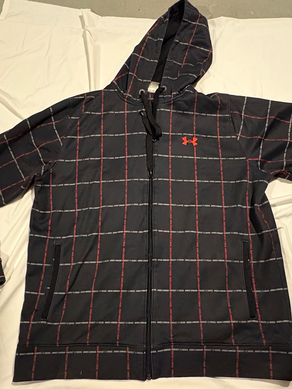 Under Armour Black/Red Zip Up Hoodie Mens Size: Large